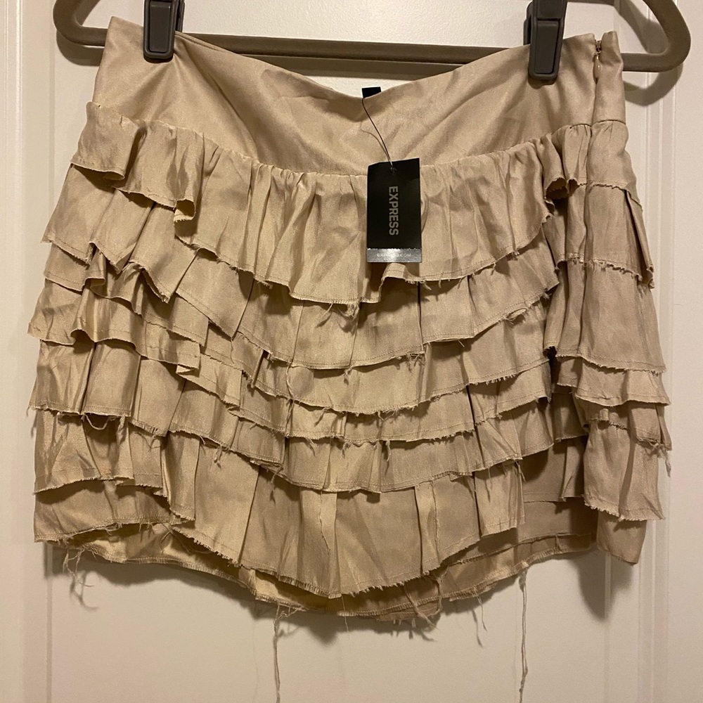 Express layered skirt